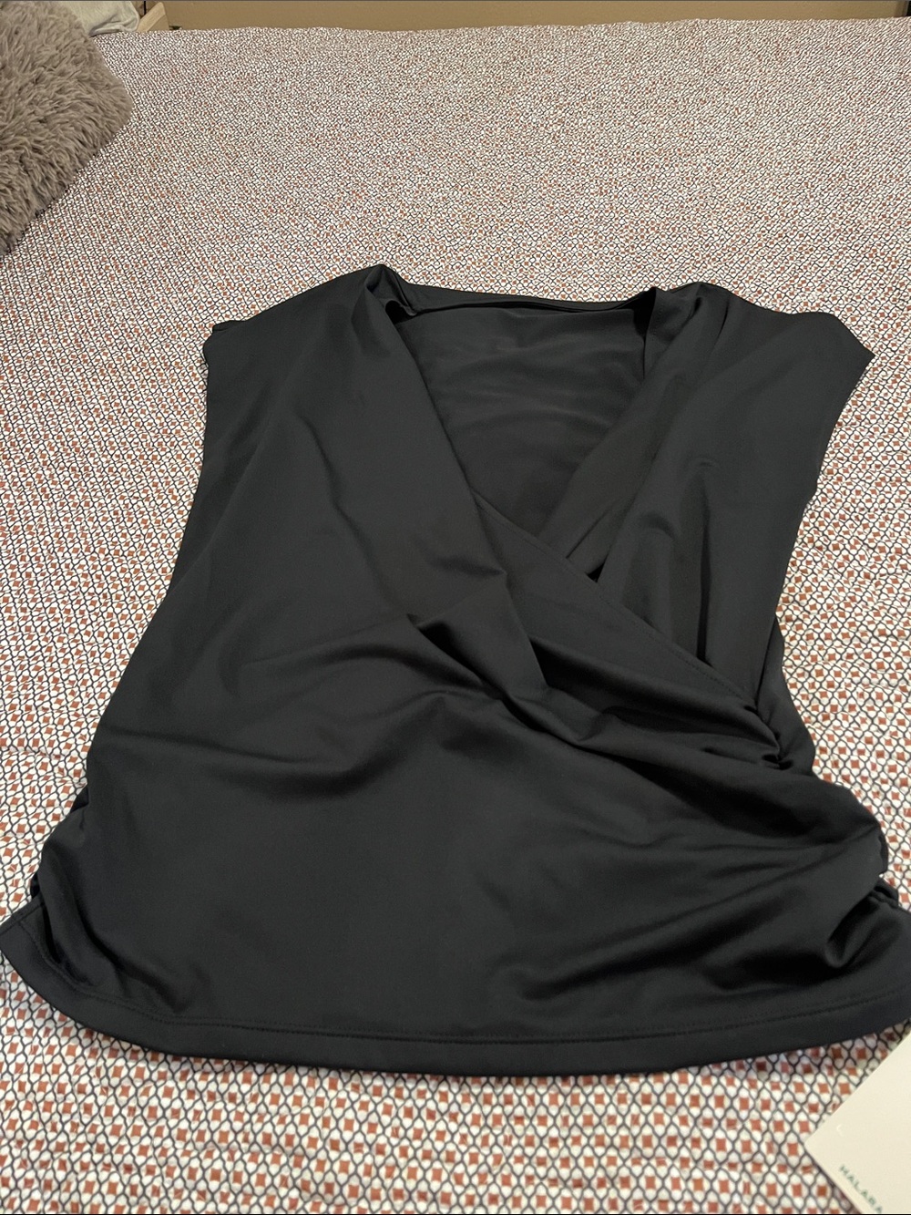 HALARA Black cap sleeve Wrap V-Neck Top